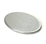 Ovale Platte aus Edelstahl, einseitig K240 geschliffen, 130 x 90 x 6 mm, Kanten geprägt, ungelocht